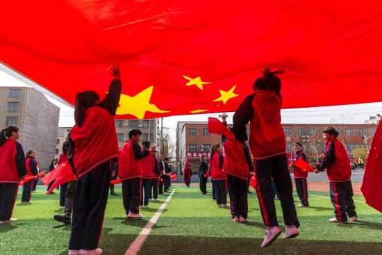 1947年的猪今年是不是在走桃花运从哪里能查出来这个17年那个运势女性的运势好？游戏画面